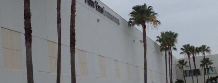 Perry Ellis International HQ - @PEICorp is one of Lugares guardados de patricia.