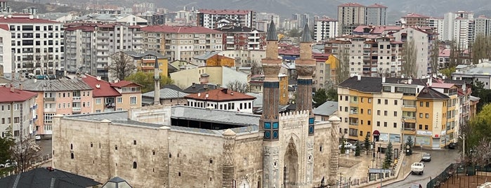 Sivas Kalesi is one of Gezilecek Yerler.