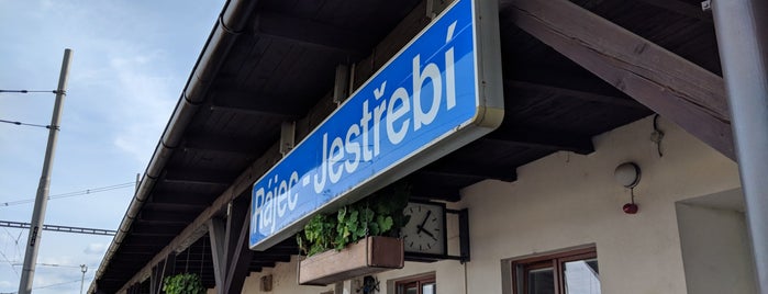 Železniční stanice Rájec-Jestřebí is one of Železniční stanice ČR (R-Š).