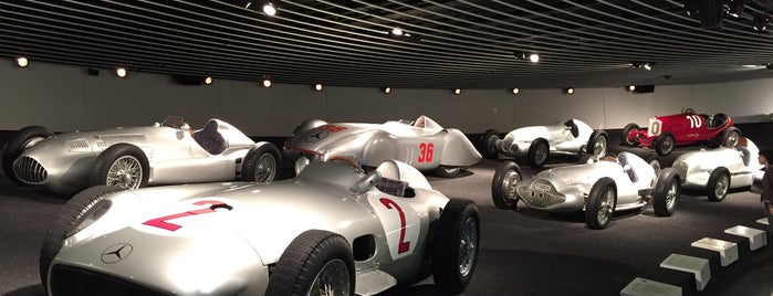 Mercedes-Benz Museum is one of Orte, die Mykolas gefallen.