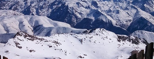Pic Blanc 3330m Alpe d'Huez is one of สถานที่ที่ Chicho Valentino ถูกใจ.