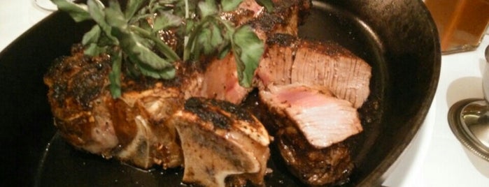 Charlie Palmer Steak is one of Lugares favoritos de IrmaZandl.