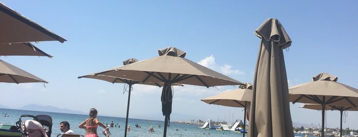 Balux Beach is one of Locais curtidos por Daniele.