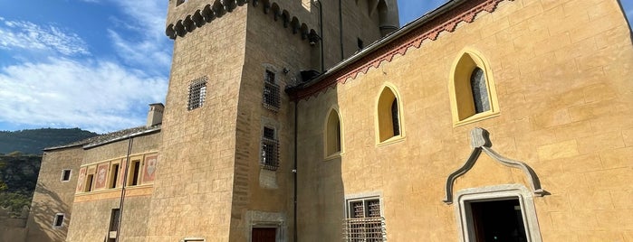 Castello di Saint Pierre is one of Aosta.