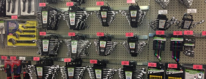 Harbor Freight Tools is one of Wendyさんのお気に入りスポット.