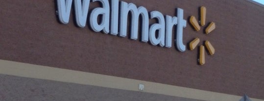 Walmart Supercenter is one of Locais curtidos por Mark.