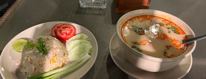 Puang Kaew is one of タイのオススメ.