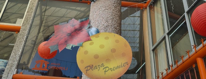Plaza Premier is one of Aleさんのお気に入りスポット.