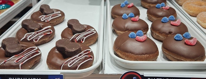 Krispy Kreme is one of Lugares en la Del Valle.