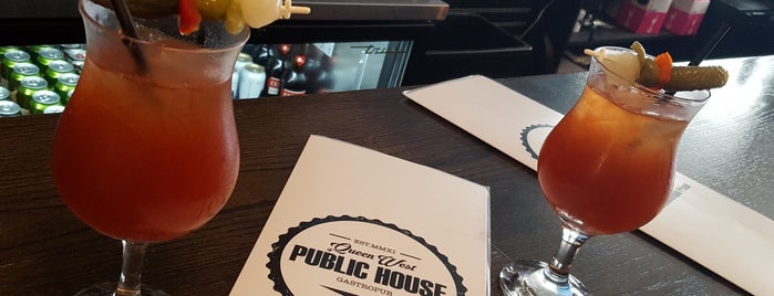Public House is one of Janetさんのお気に入りスポット.