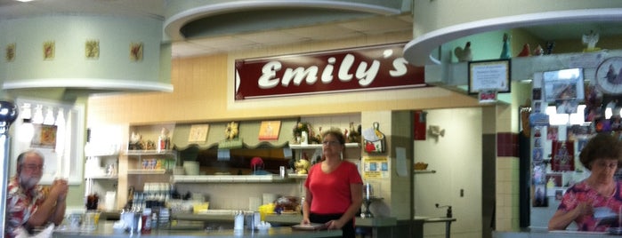 Emily's Restaurant is one of สถานที่ที่ Jim ถูกใจ.