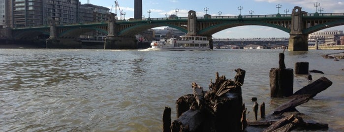 Thames Path is one of Top 10 Peaceful Places In London.