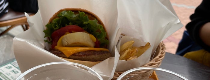 Freshness Burger is one of I Love FRESHNESS BURGER !.