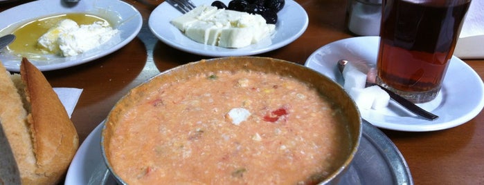 Lades Restaurant is one of Explore Hidden Istanbul Tastes – Upper Beyoğlu.