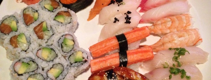 Sushi Pirate is one of Lieux qui ont plu à Becky.