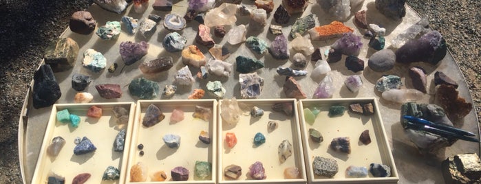 Broad River Gems & Mining Co. is one of GEM MINING.