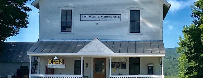 East Warren Community Market is one of Tempat yang Disukai Ann.