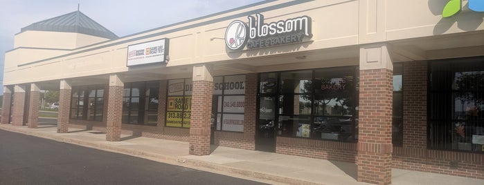Blossom Cafe & Bakery is one of Bakeries Near Home.