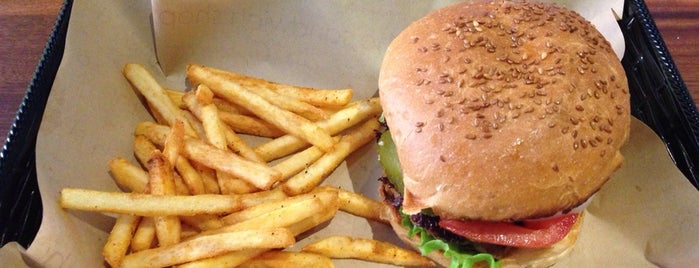 Fess Burger is one of Orte, die Merve gefallen.