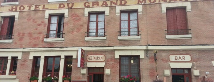 Hotel Du Grand Monarque is one of Restaurants.