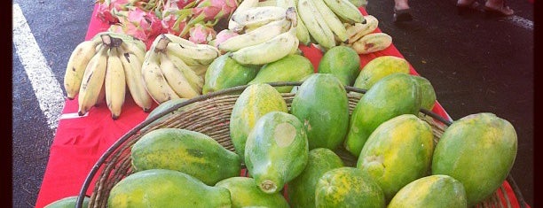Pearlridge Farmers Market is one of Nicole's Saved Places.