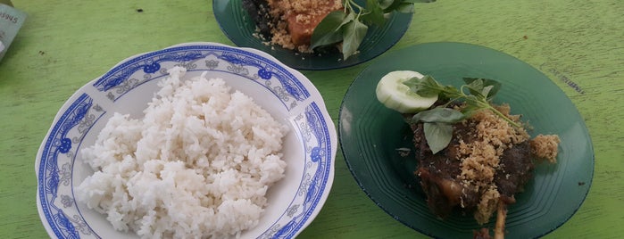 Warung Sumber Rejo is one of Good Food around Rungkut.