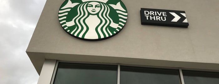 Starbucks is one of Tempat yang Disukai Andres.