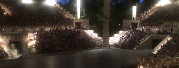 Xcaret is one of laura'nın Beğendiği Mekanlar.