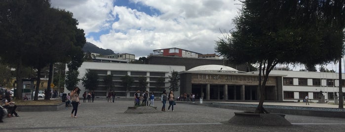 Universidad Central del Ecuador is one of Lugares habituales.