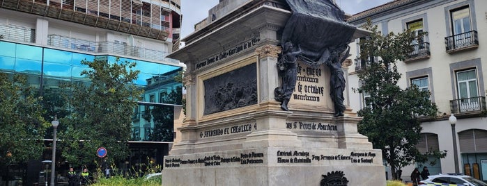 Plaza Isabel la Católica is one of Lugares favoritos de Pipe.