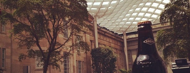 Smithsonian American Art Museum is one of Favorites in DC.