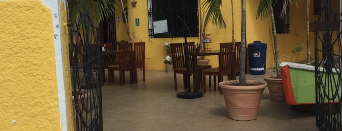 Restaurante Marinos is one of Posti che sono piaciuti a Kochi.