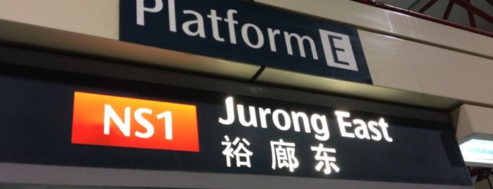 Jurong East MRT Interchange (NS1/EW24) is one of Che’s Liked Places.
