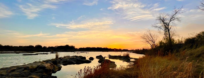 Llano River is one of Tempat yang Disukai Chris.