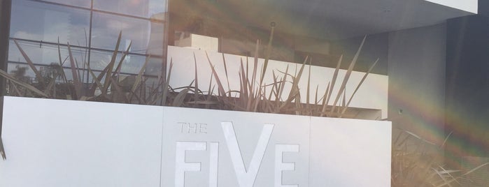 Hotel NH Curitiba The Five is one of Marlonさんのお気に入りスポット.