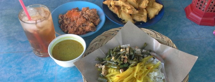 Ayam Gepuk Bu Tini is one of Food.