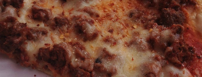 Tabor Pizza is one of Lugares guardados de Lizzie.