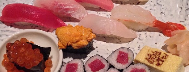 Sushi Izakaya Gaku is one of Tempat yang Disimpan Jaana.