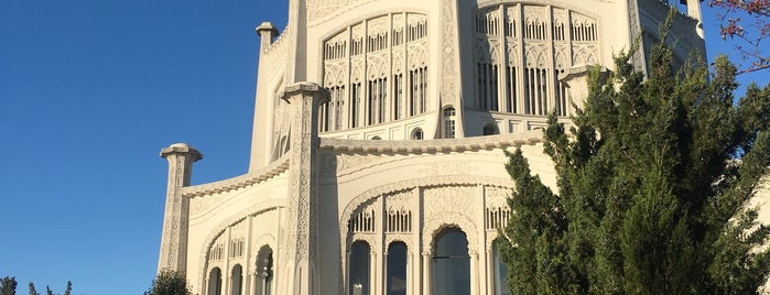 Bahá'í House of Worship is one of Lieux qui ont plu à Tania.