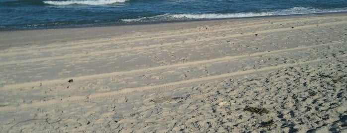 Nauset Beach is one of Tempat yang Disukai Garrett.