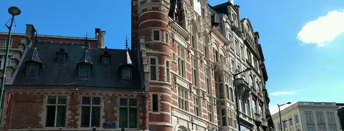 De Clèves-Ravensteinhuis / Hôtel Ravenstein-de Clèves is one of Brussel.