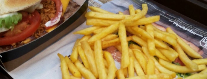 Burger King is one of Tempat yang Disukai Sebahattin.