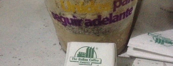 The Italian Coffee Company is one of lugares favoritos.