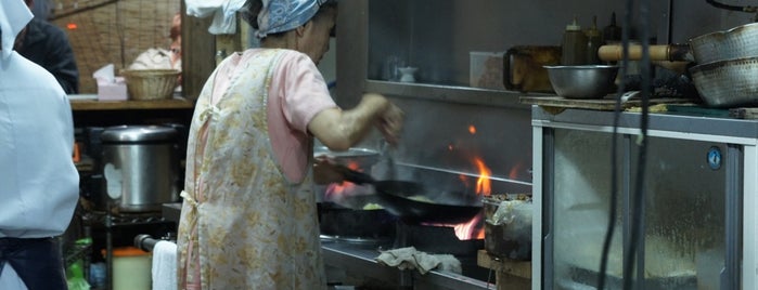 Maruyasu Soba is one of สถานที่ที่ Shanshan ถูกใจ.