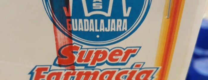 Farmacia Guadalajara is one of สถานที่ที่ Carlos ถูกใจ.