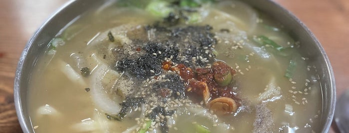 홍두깨 칼국수 is one of 전국맛집.