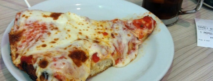 Pizzeria Spontini is one of Posti che sono piaciuti a Sanem.