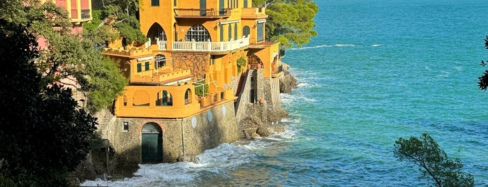 Baia di Cannone is one of Portofino 🇮🇹.