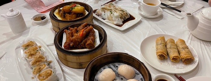 Golden Duke Chinese Cuisine 金爵豪宴 is one of HK / Chinese Restaurants in GTA.