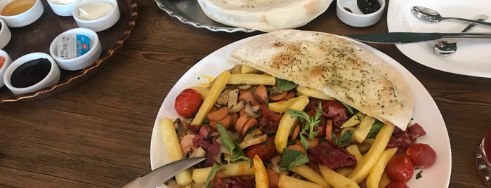 Juan Café | کافه ژوان is one of كافه هاي تهران.